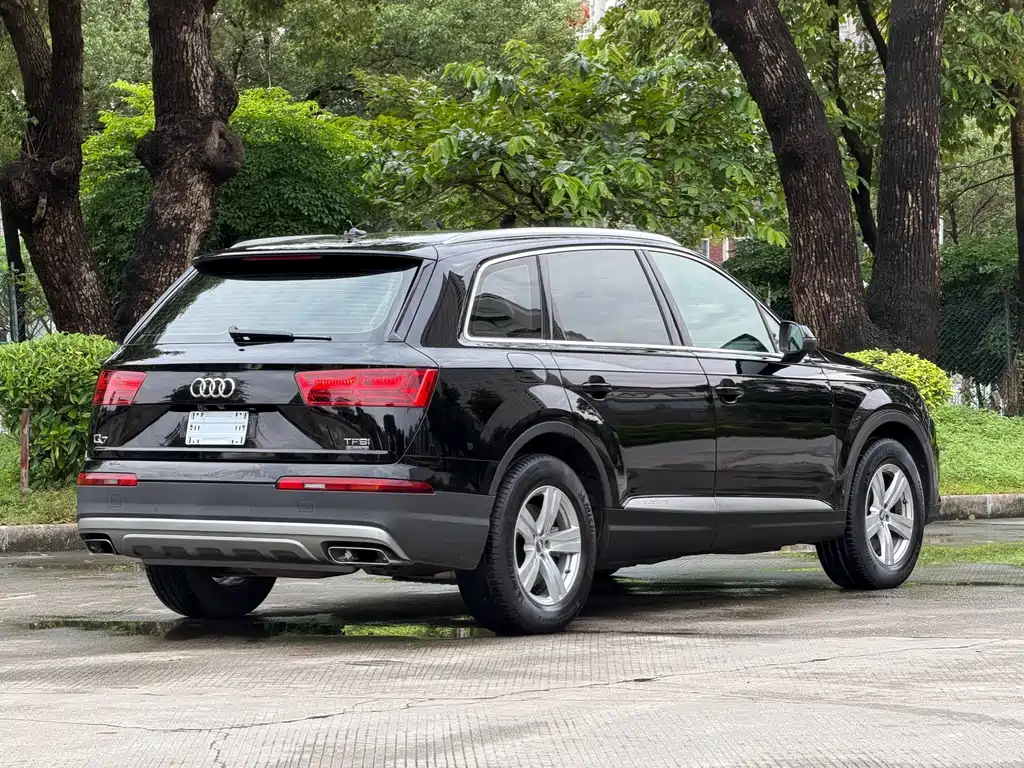 Audi Q7 — миниатюра 5