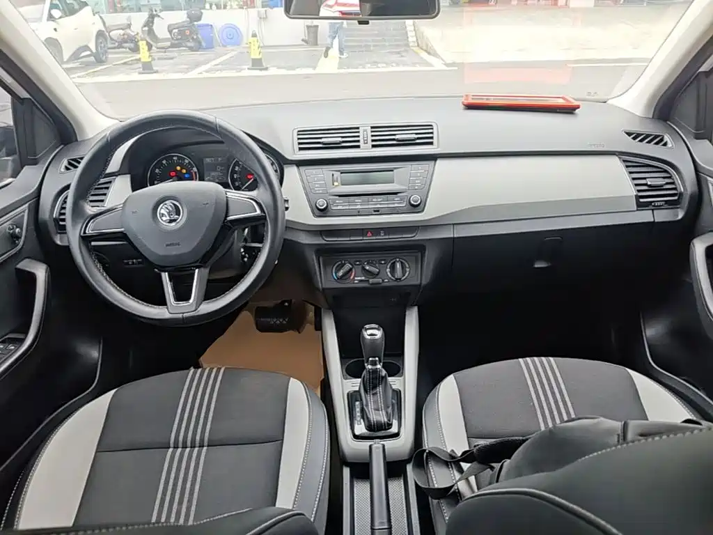 Skoda Fabia — миниатюра 10