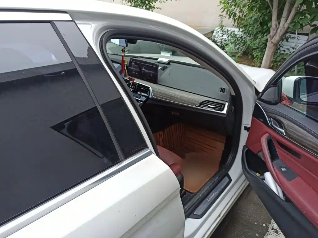 BMW 5 Series — миниатюра 20