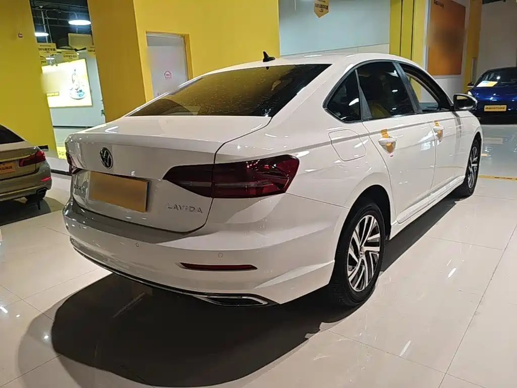 Volkswagen Lavida — миниатюра 7