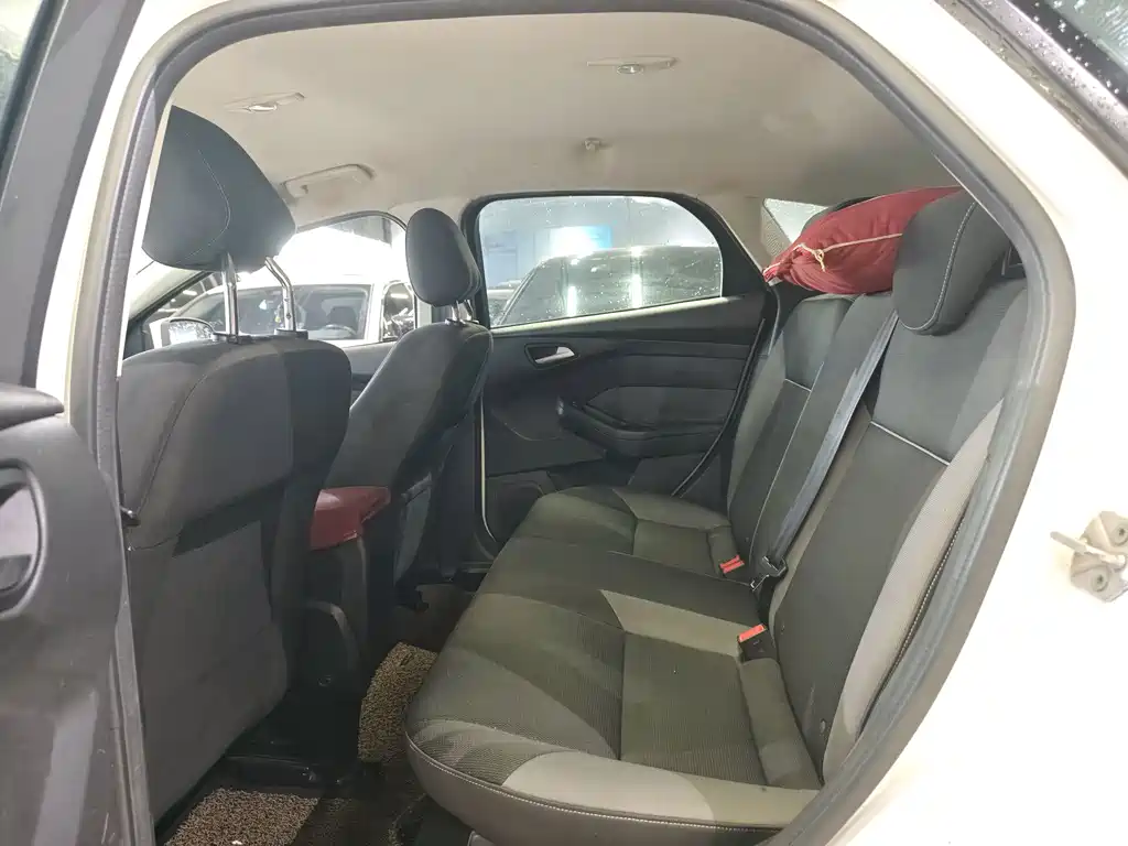 Ford Focus — миниатюра 6