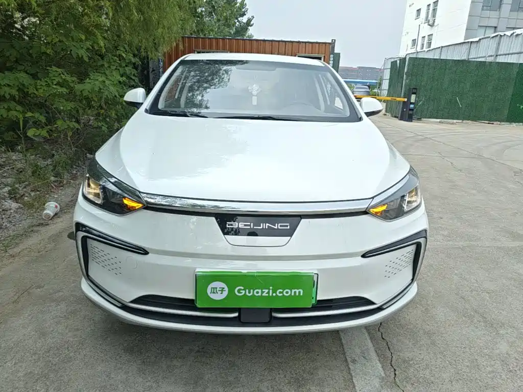BAIC EU5 — миниатюра 3