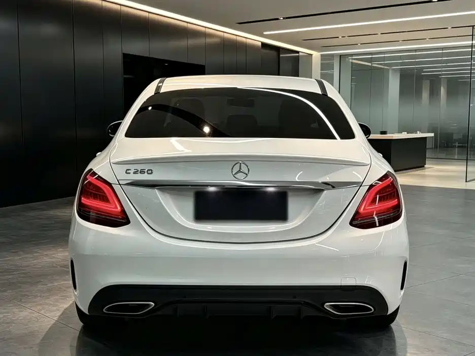 Mercedes-Benz C-Class — миниатюра 9