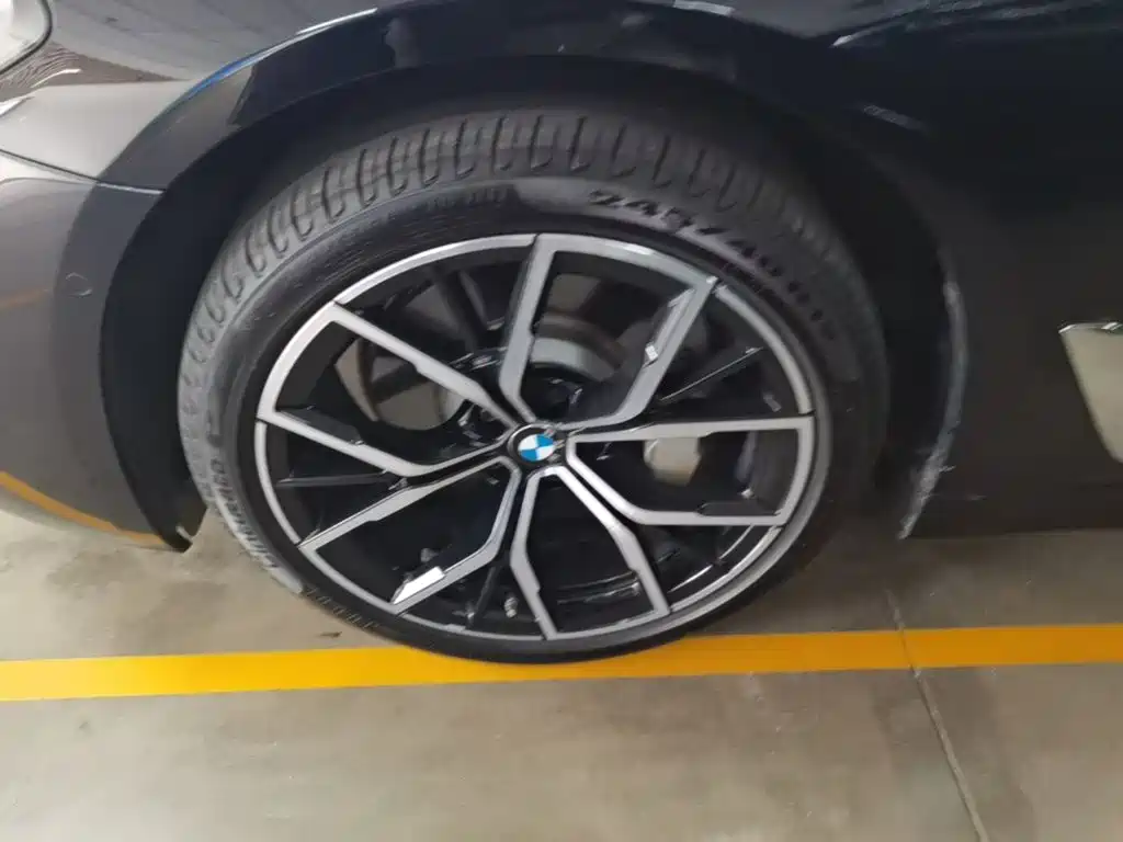 BMW 5 Series — миниатюра 23