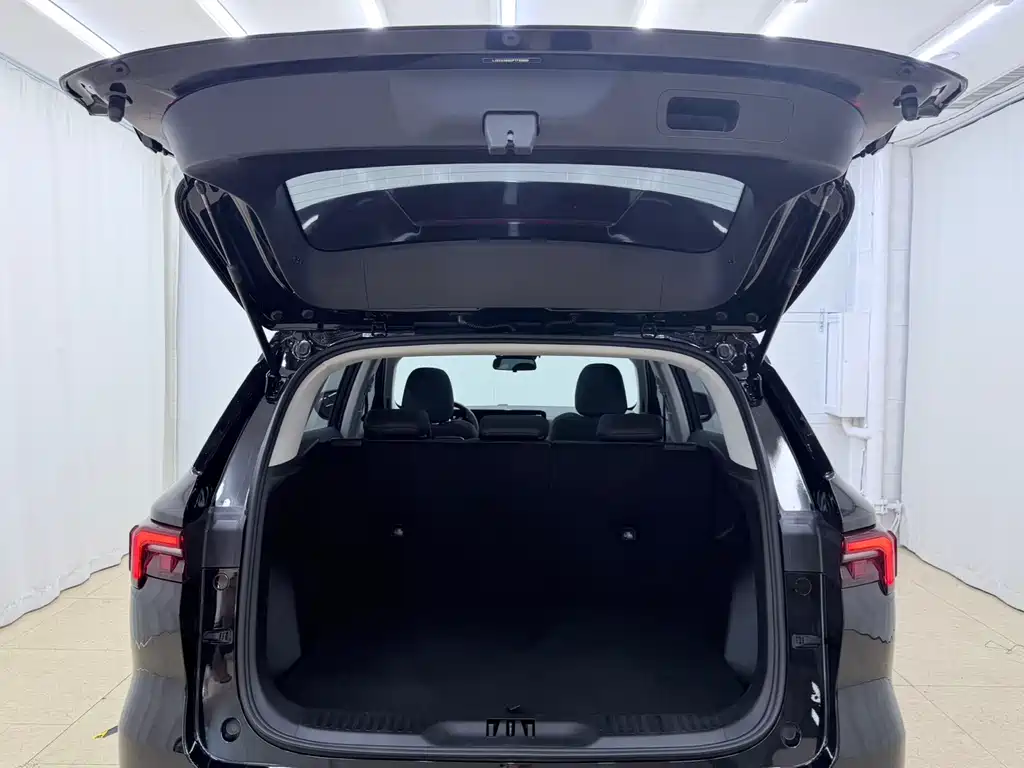 Ford Equator Sport — миниатюра 20
