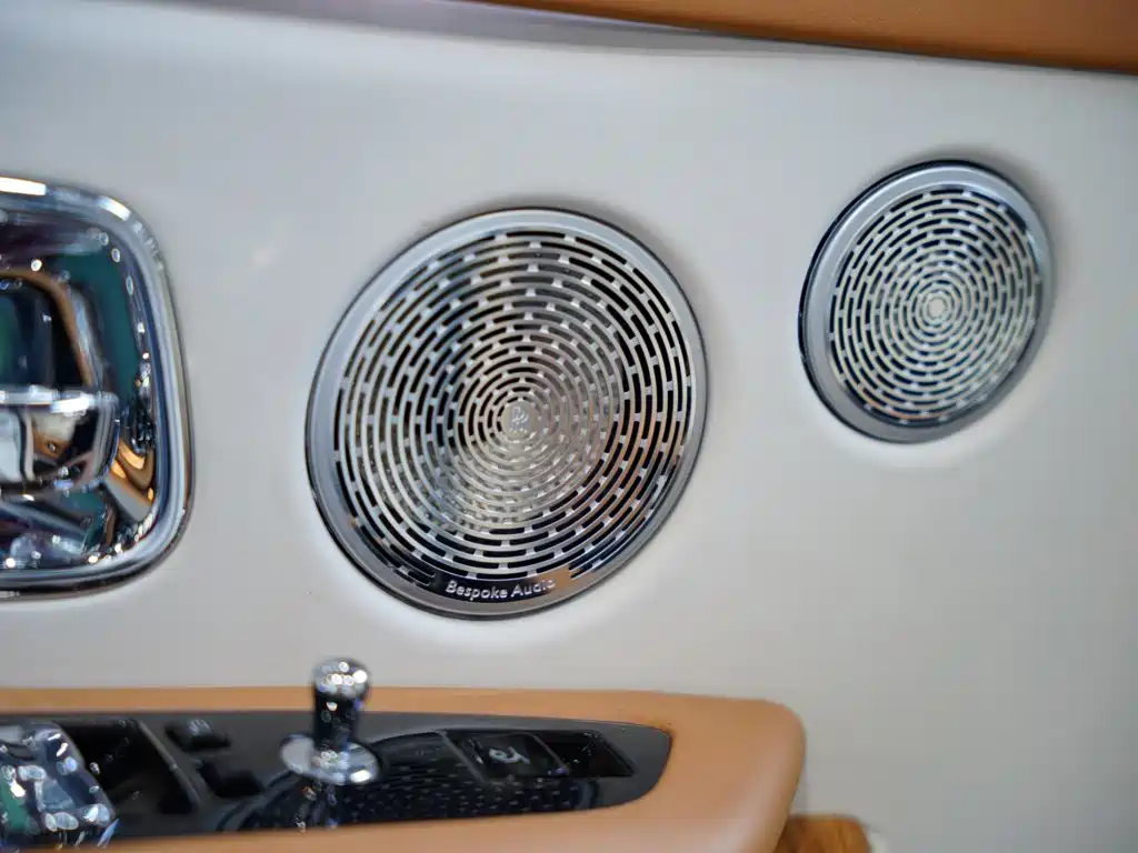 Rolls-Royce Cullinan — миниатюра 21