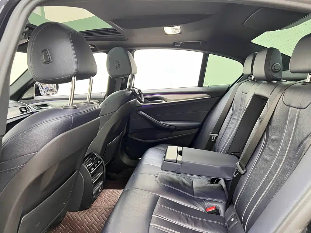 BMW 5 Series (Import) — миниатюра 13