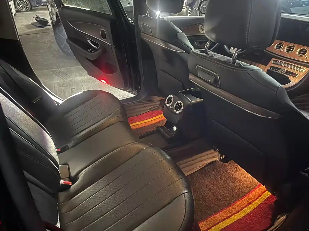 MERCEDES-BENZ E CLASS