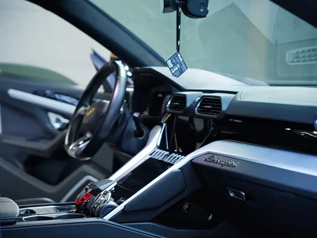 Lamborghini Urus — миниатюра 36