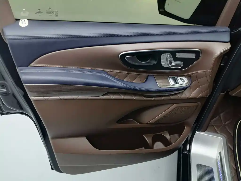 MERCEDES-BENZ V CLASS