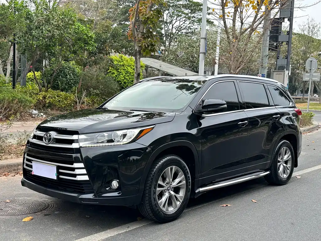 TOYOTA HIGHLANDER