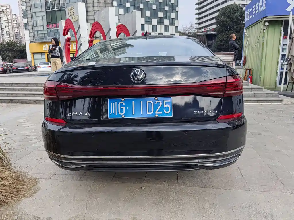 VOLKSWAGEN PASSAT