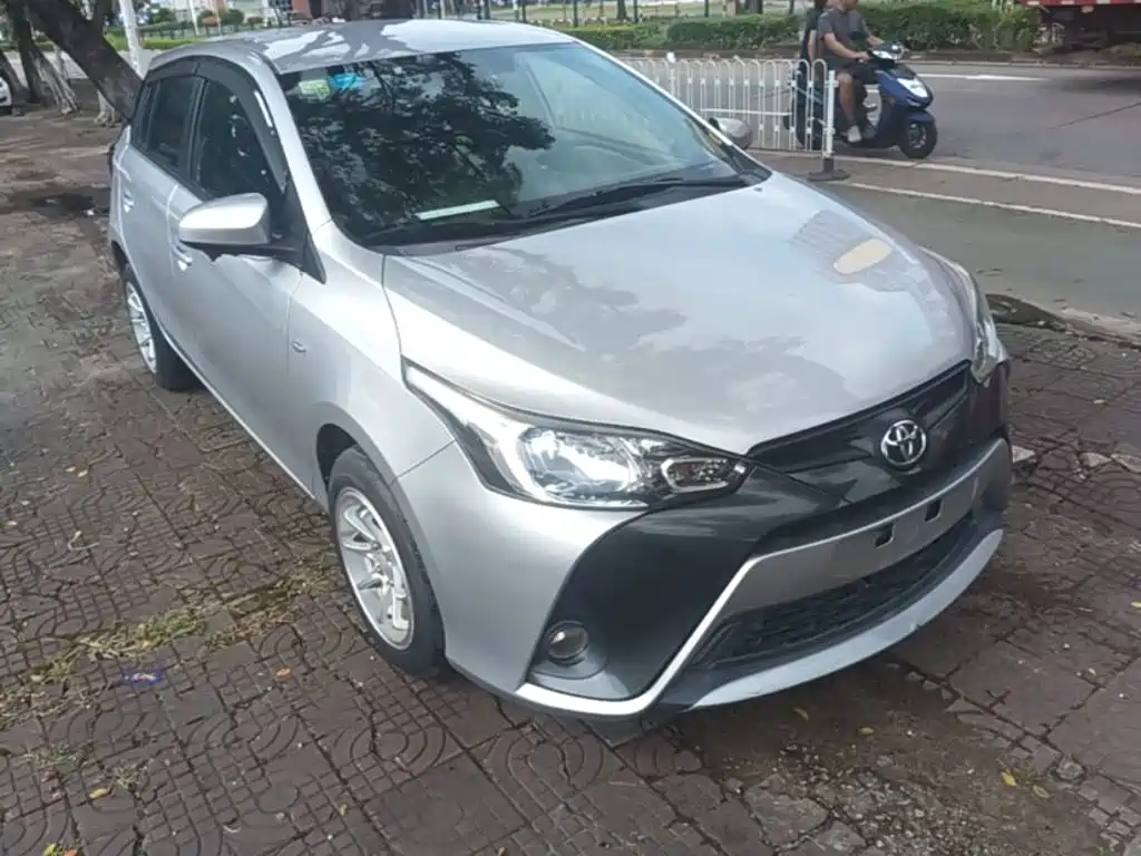 Toyota Yaris L — миниатюра 4