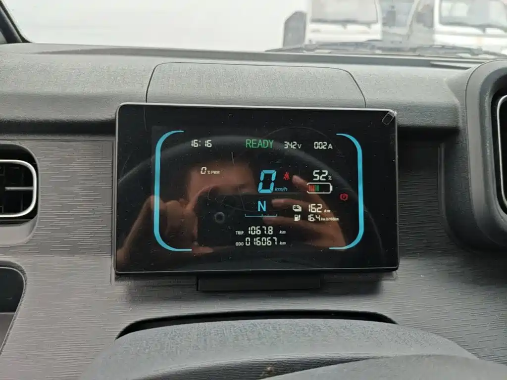 予风汽车 予风黄金仓 — миниатюра 12