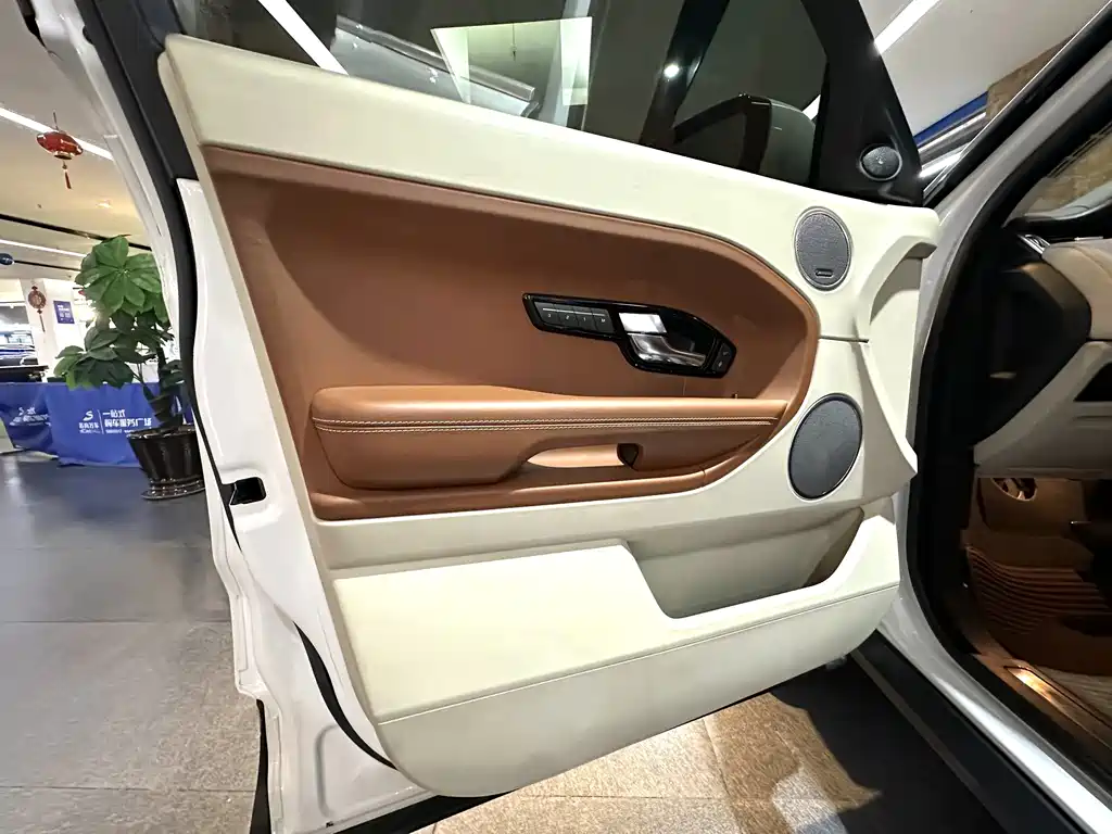 Land Rover Evoque (Import) — миниатюра 12