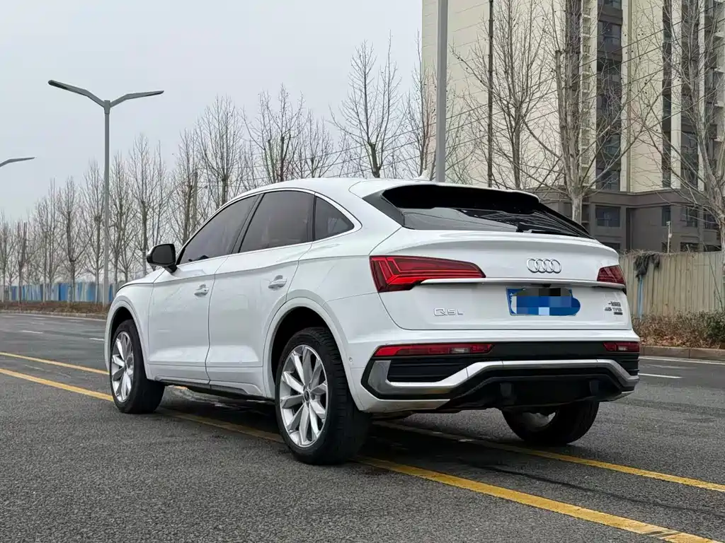 AUDI Q5L SPORTBACK