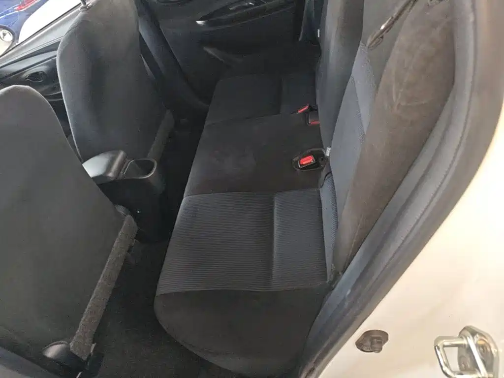 Toyota Yaris L — миниатюра 17
