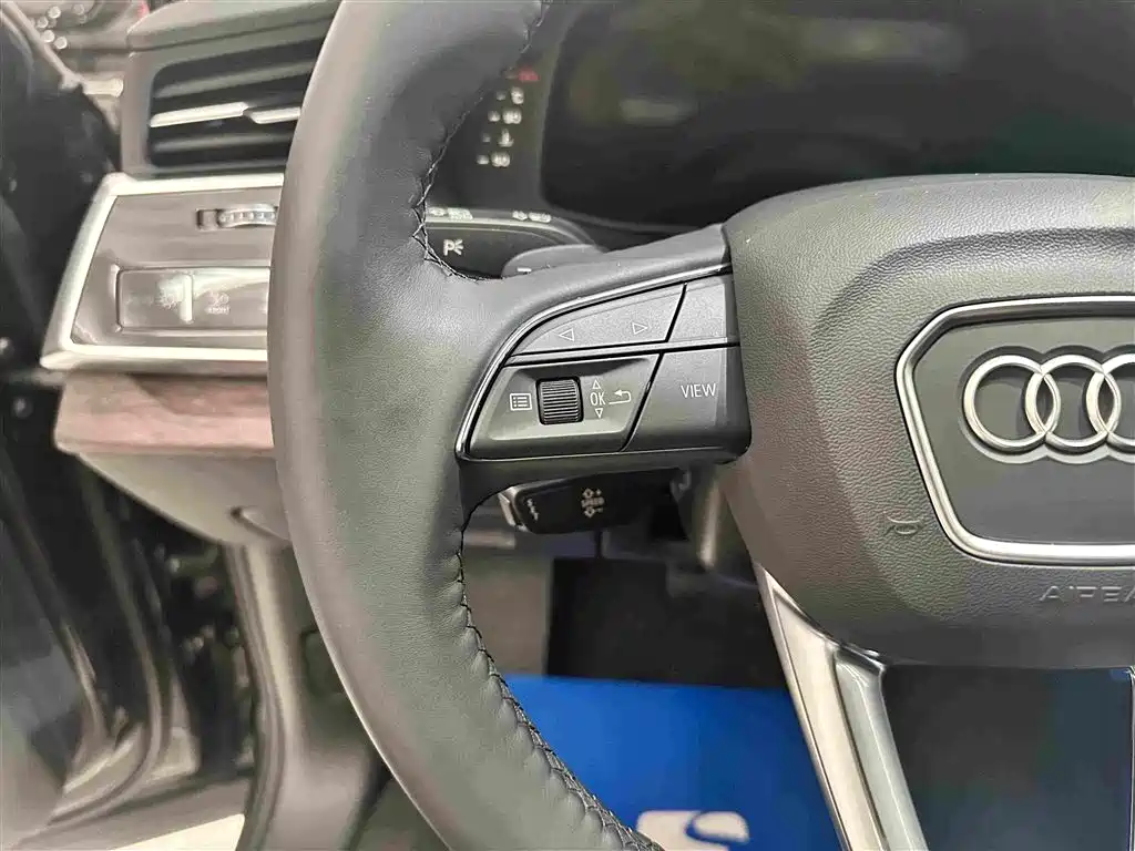 Audi Q7 — миниатюра 10
