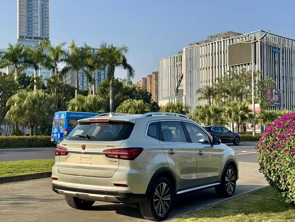 ROEWE RX5 NEW ENERGY
