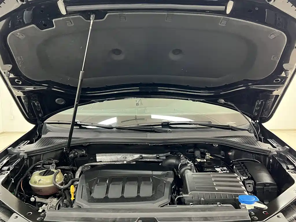 Volkswagen Tiguan L — миниатюра 14
