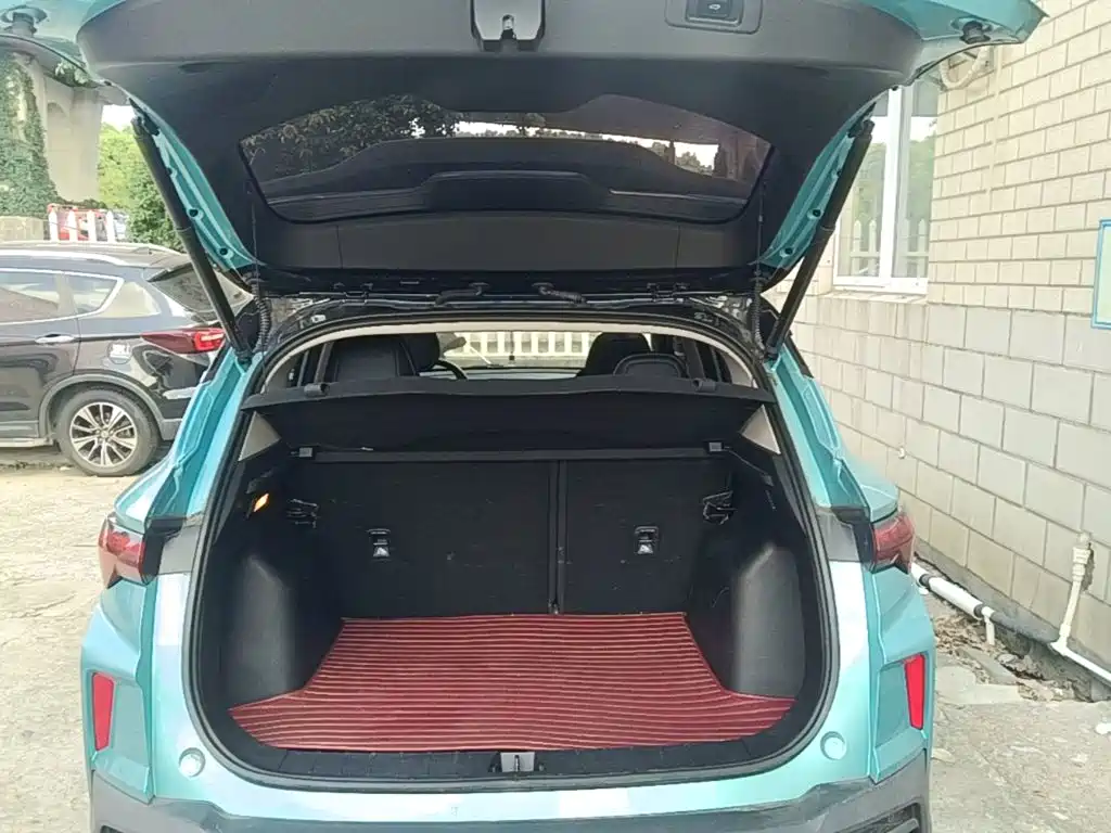 Geely Binyue — миниатюра 19
