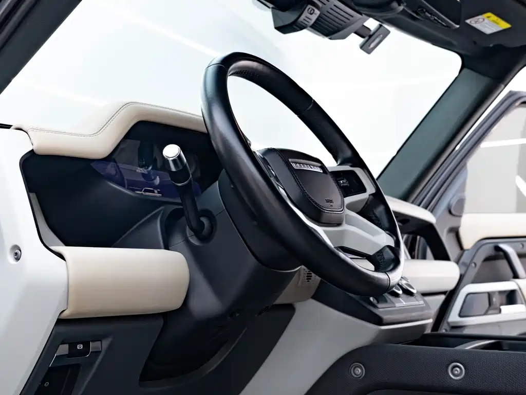 Land Rover Defender — миниатюра 20