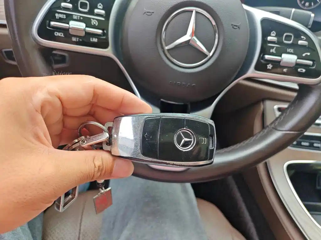 Mercedes-Benz E-Class — миниатюра 12
