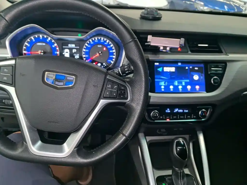 Geely Vision X3 — миниатюра 10