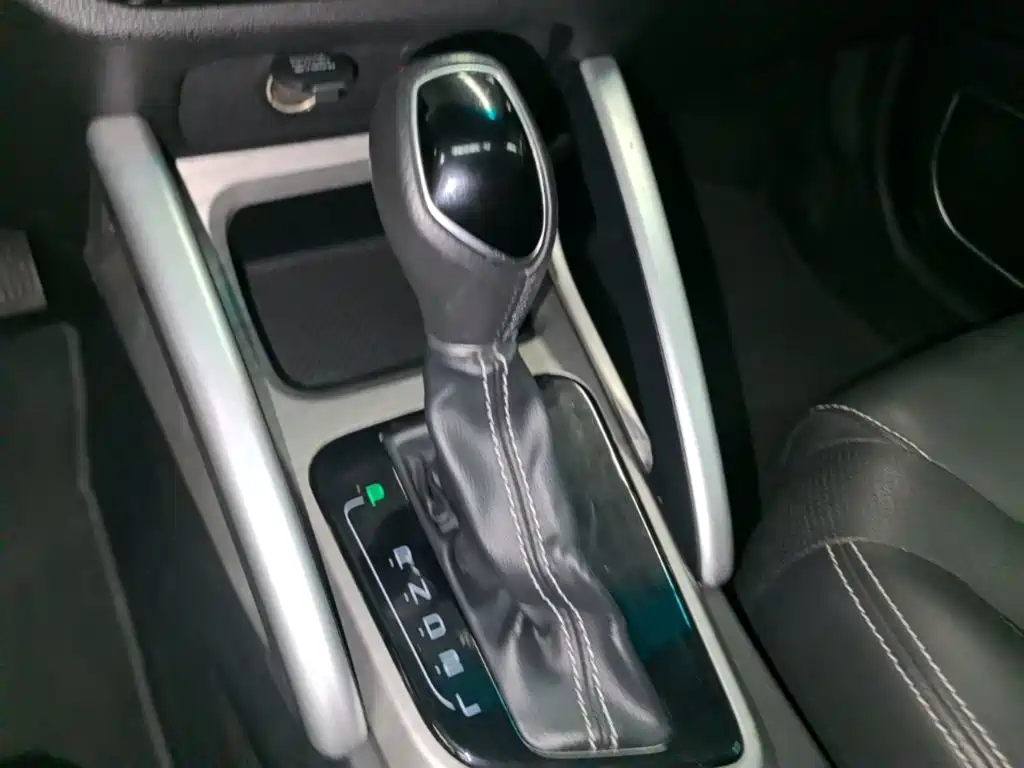 Geely Vision X3 — миниатюра 14