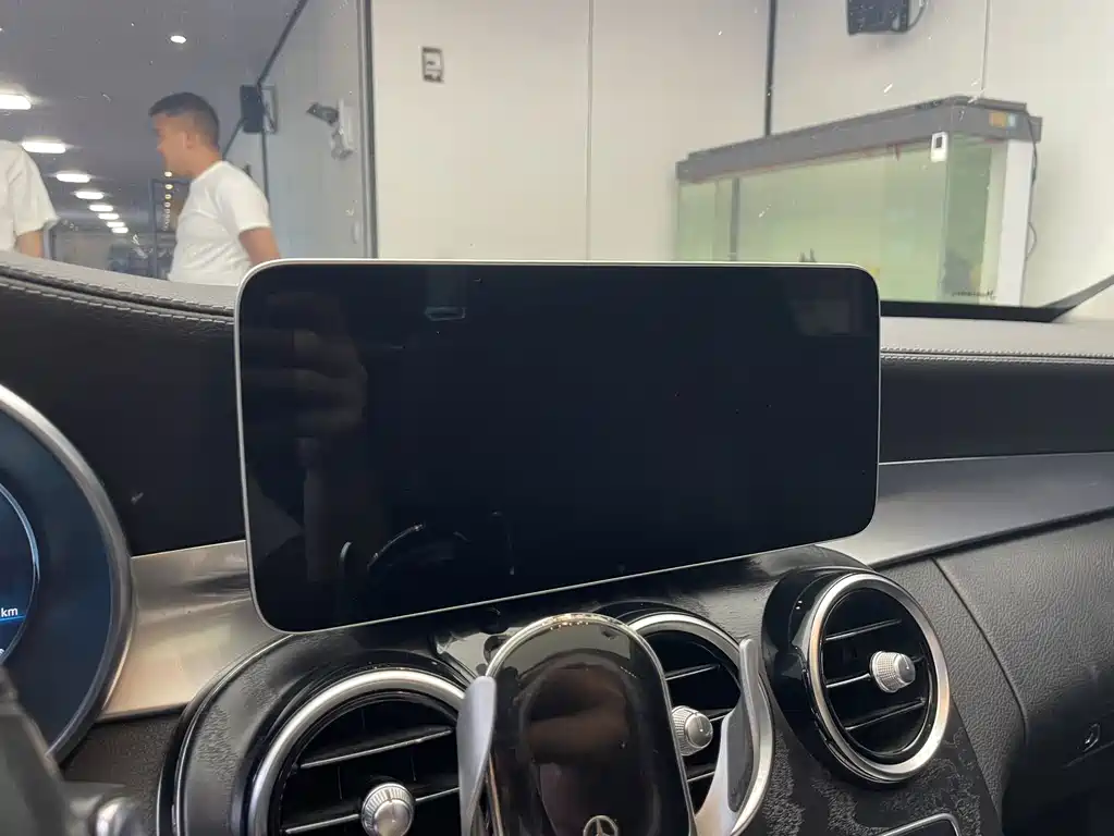 Mercedes-Benz C-Class — миниатюра 13