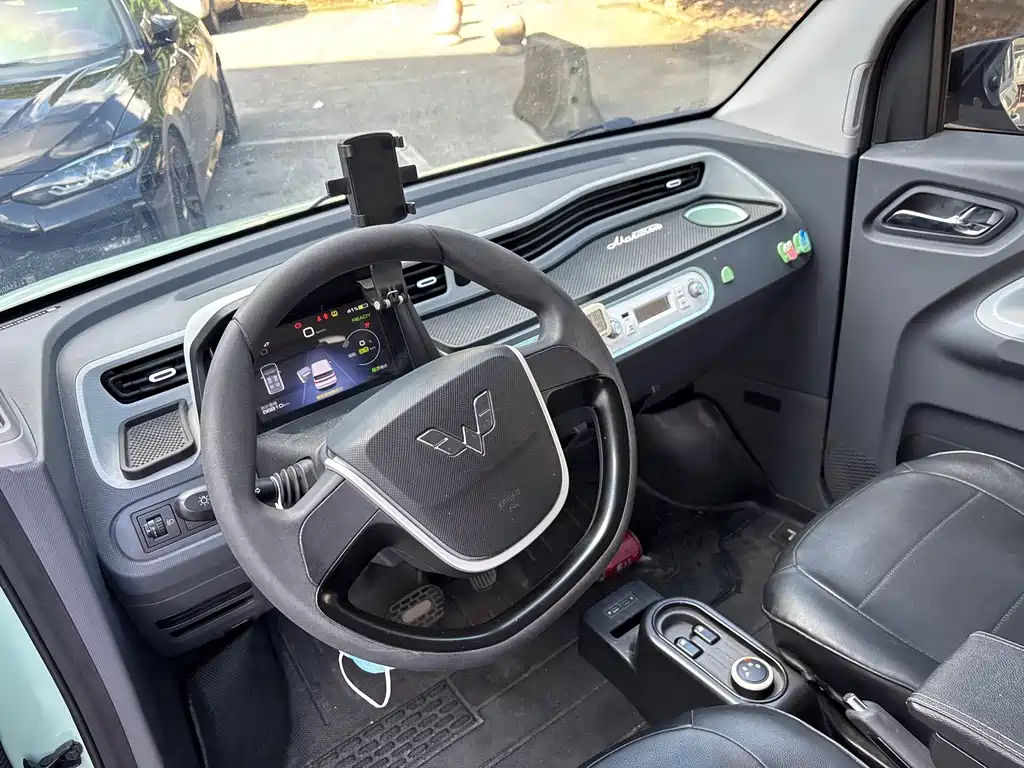Wuling MINIEV — миниатюра 6