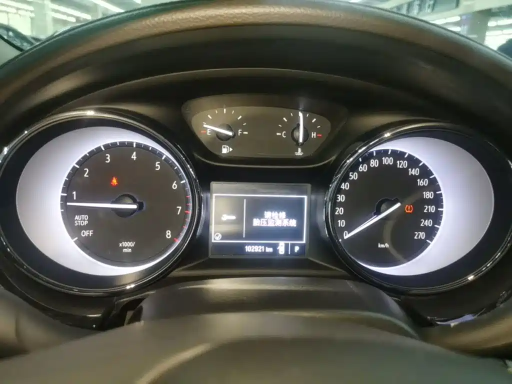 Buick Verano — миниатюра 12
