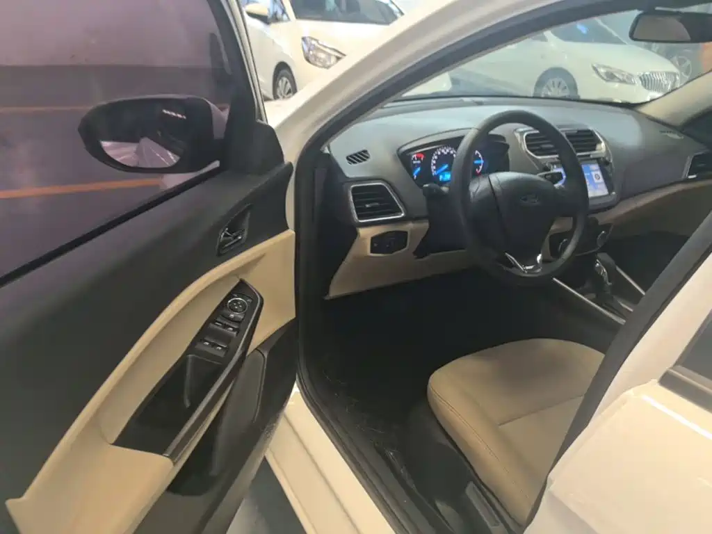 Ford Escort — миниатюра 16