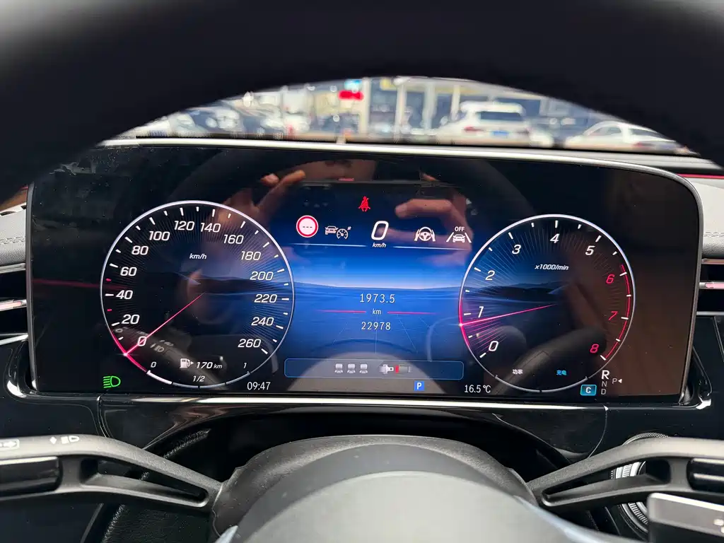 MERCEDES-BENZ E CLASS