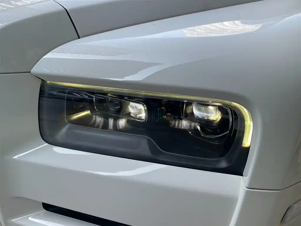 Rolls-Royce Cullinan 2024 мест