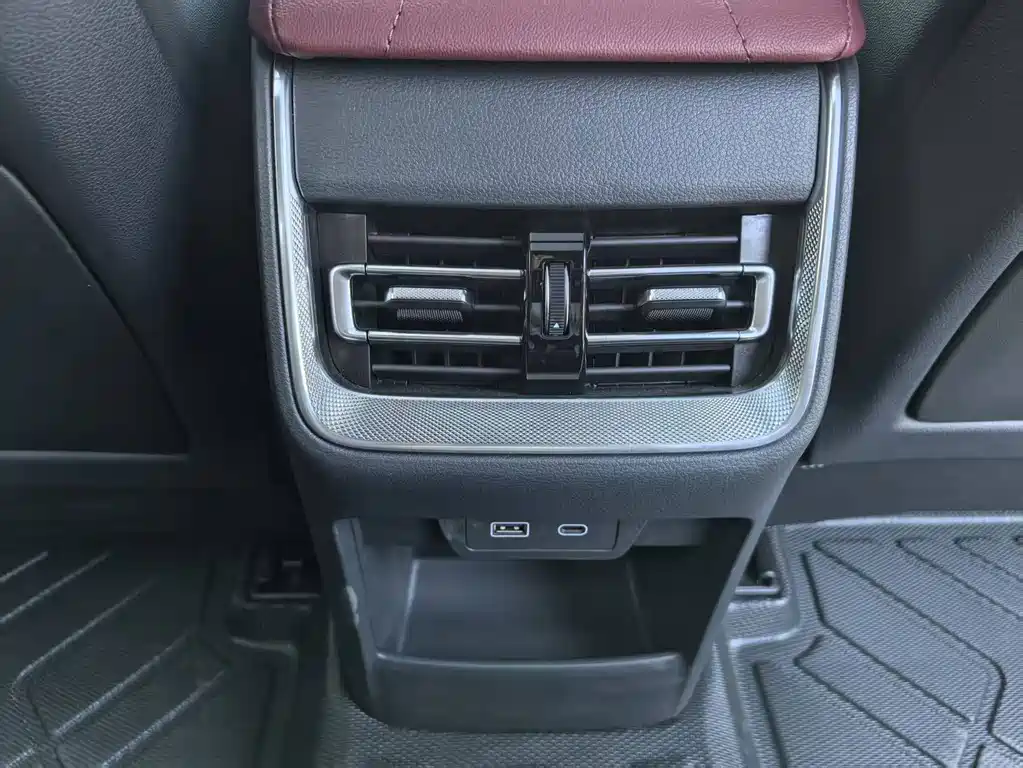 Hongqi Hongqi H5 — миниатюра 14