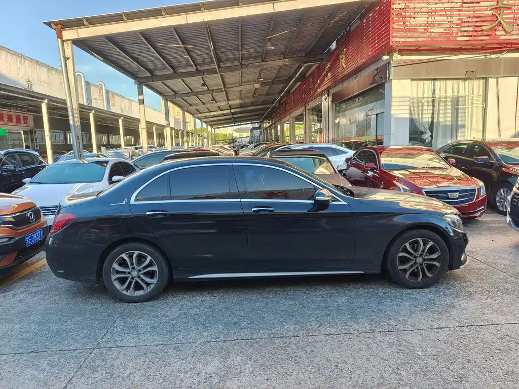 Mercedes-Benz C-Class — миниатюра 4