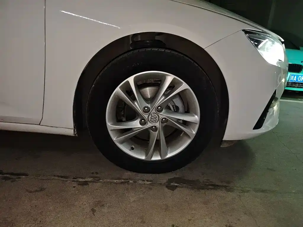 Buick Regal — миниатюра 8
