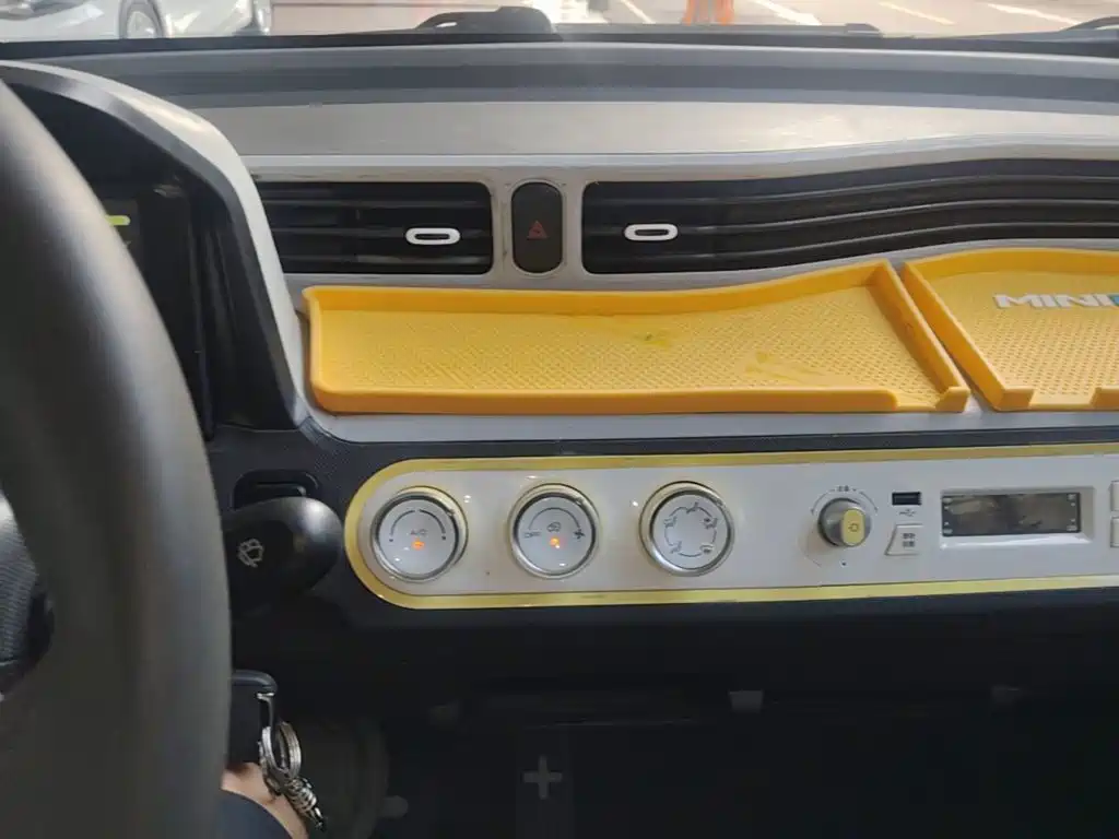 Wuling MINIEV — миниатюра 13
