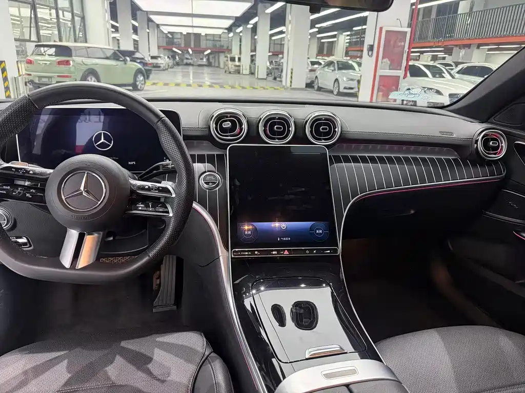 Mercedes-Benz C-Class — миниатюра 4