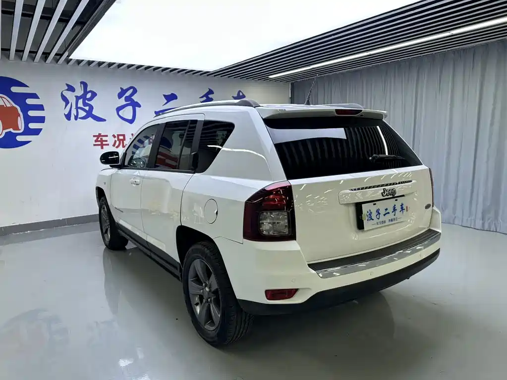 Jeep Compass (Import) — миниатюра 15