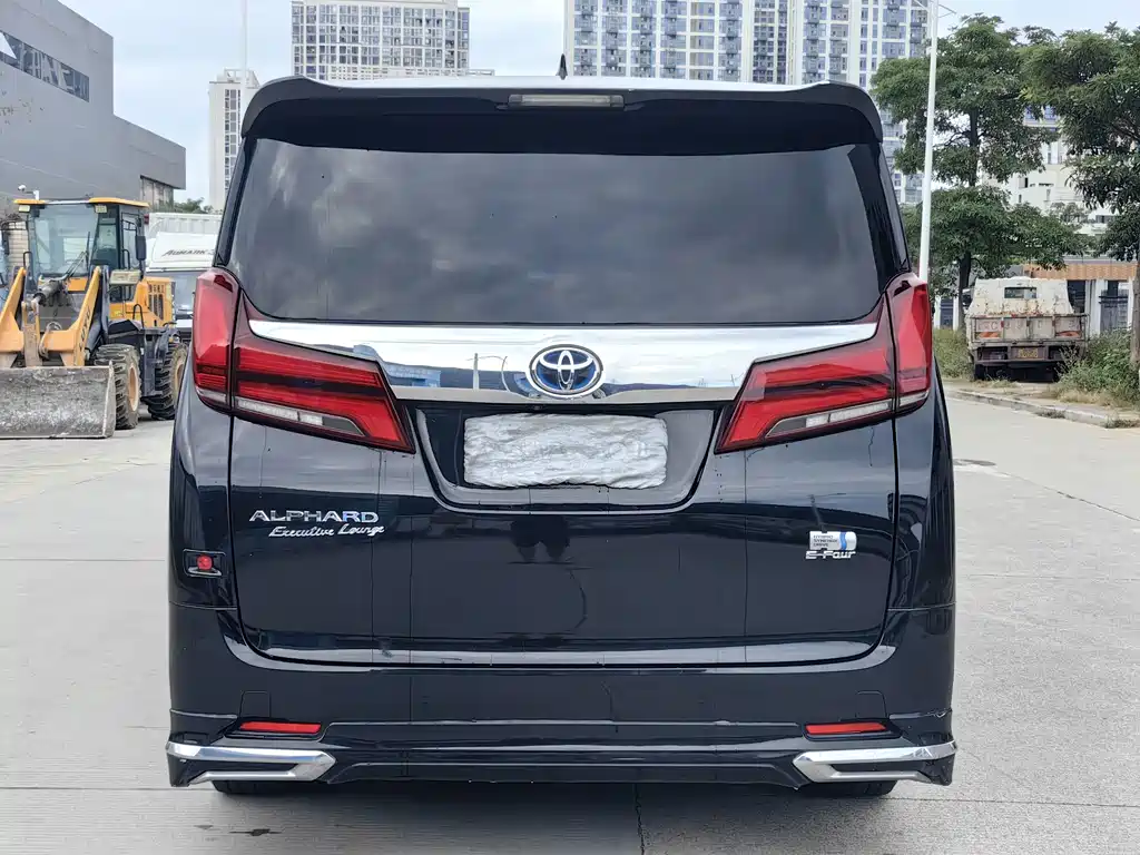 Toyota Alphard — миниатюра 8