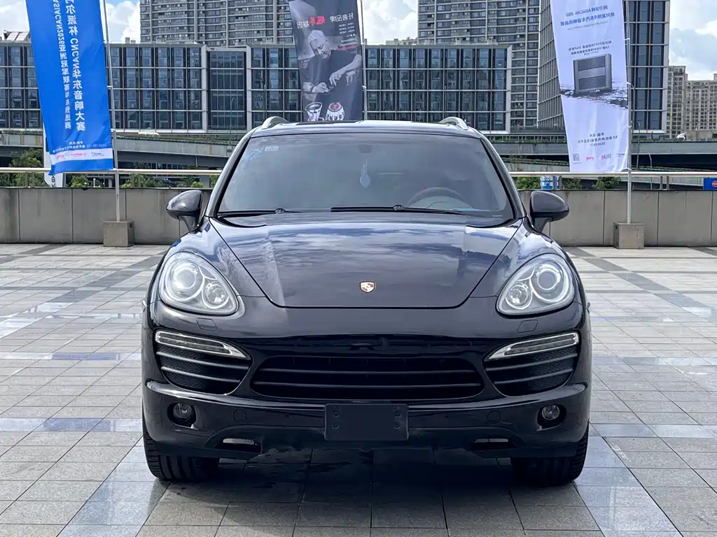 Porsche Cayenne — миниатюра 2