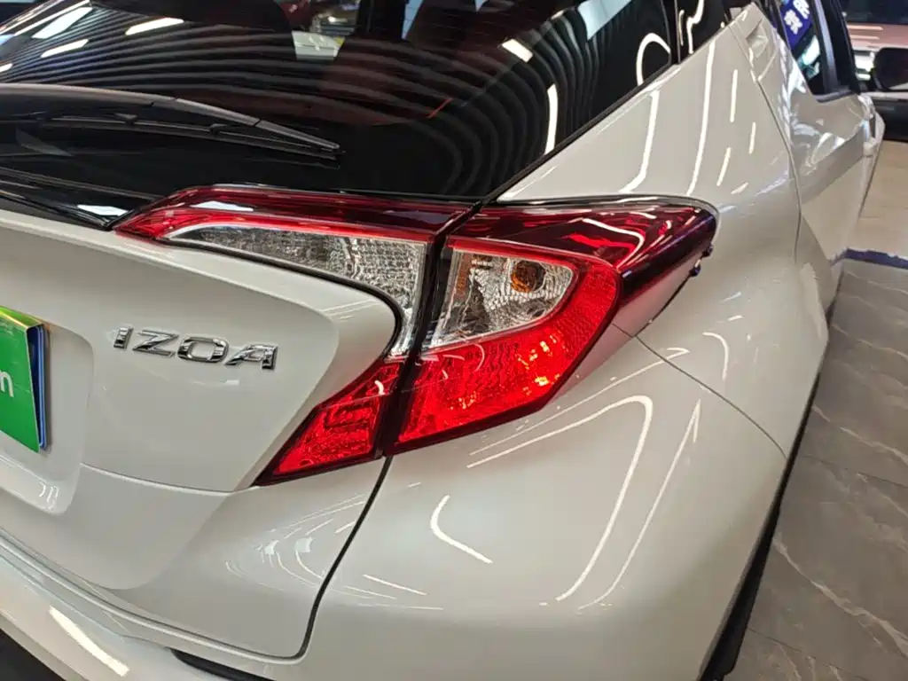 Toyota IZOA — миниатюра 8