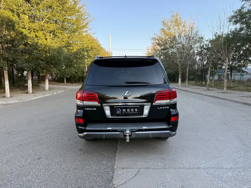 Lexus LX — миниатюра 8