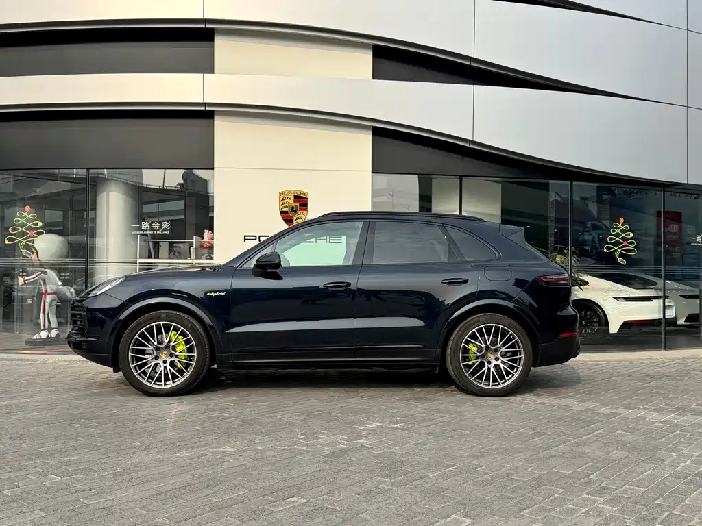 PORSCHE CAYENNE NEW ENERGY