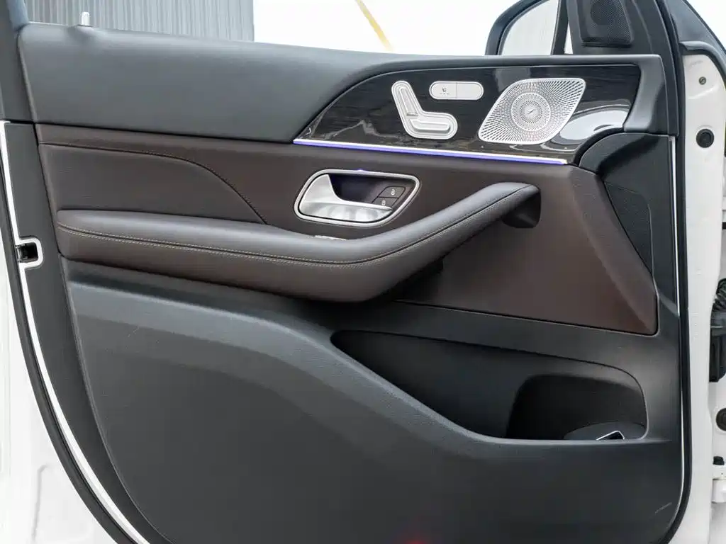 Mercedes-Benz GLE (Import) — миниатюра 21