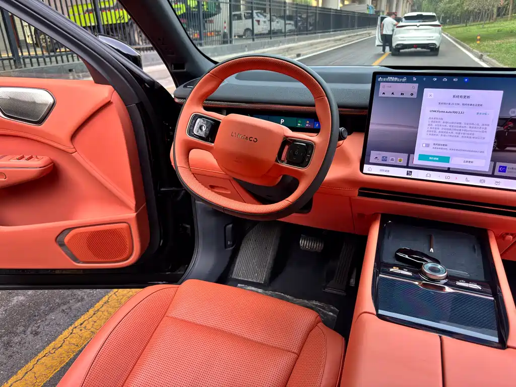 Lynk & Co 900 — миниатюра 11