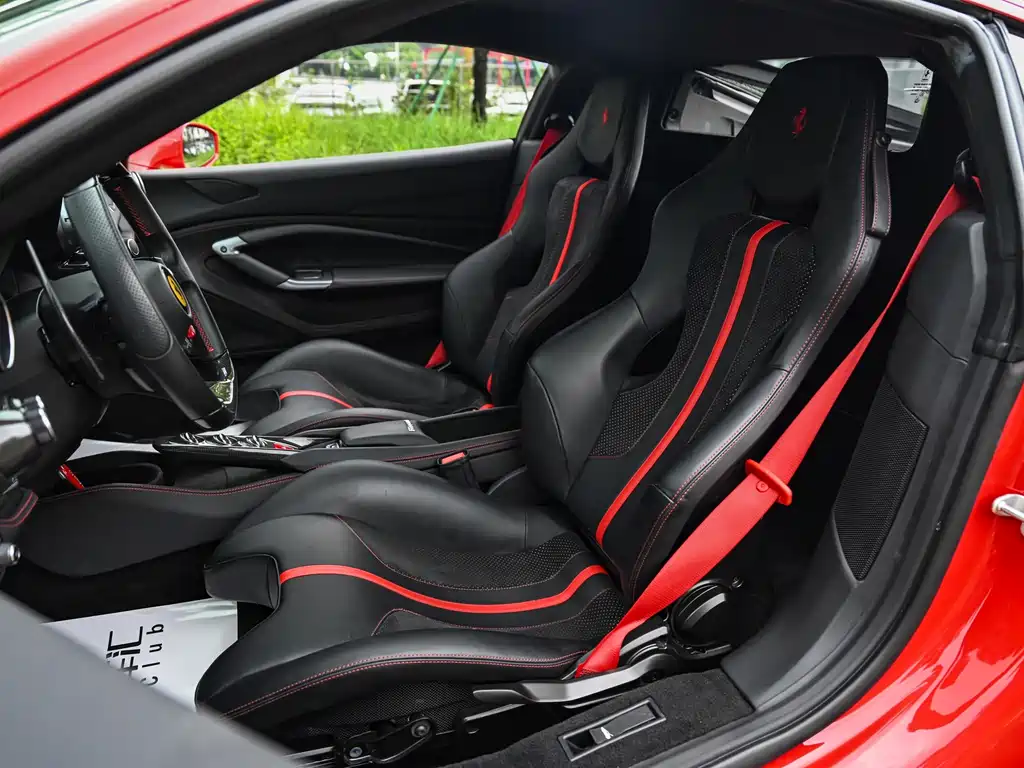 Ferrari F8 — миниатюра 8