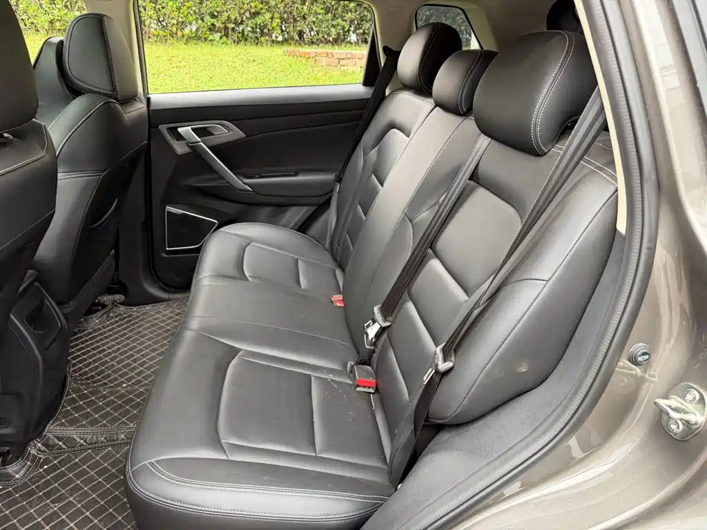 Geely Atlas 2021 — фото 12